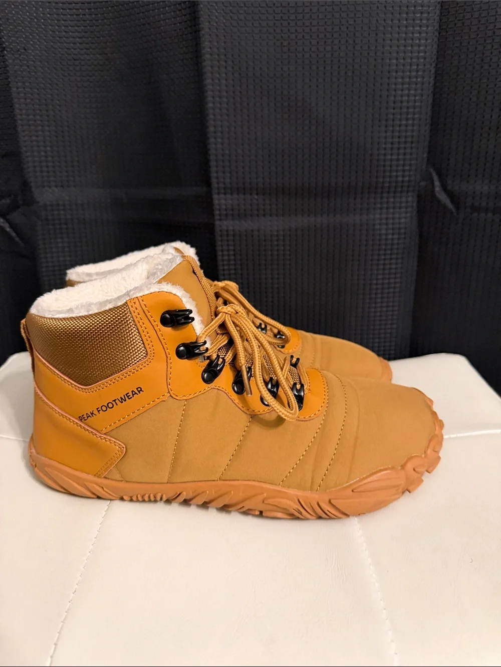 PF Cryon - Non-slip & waterproof winter barefoot boot (Unisex) Sz 39 (Wmn Sz 9)